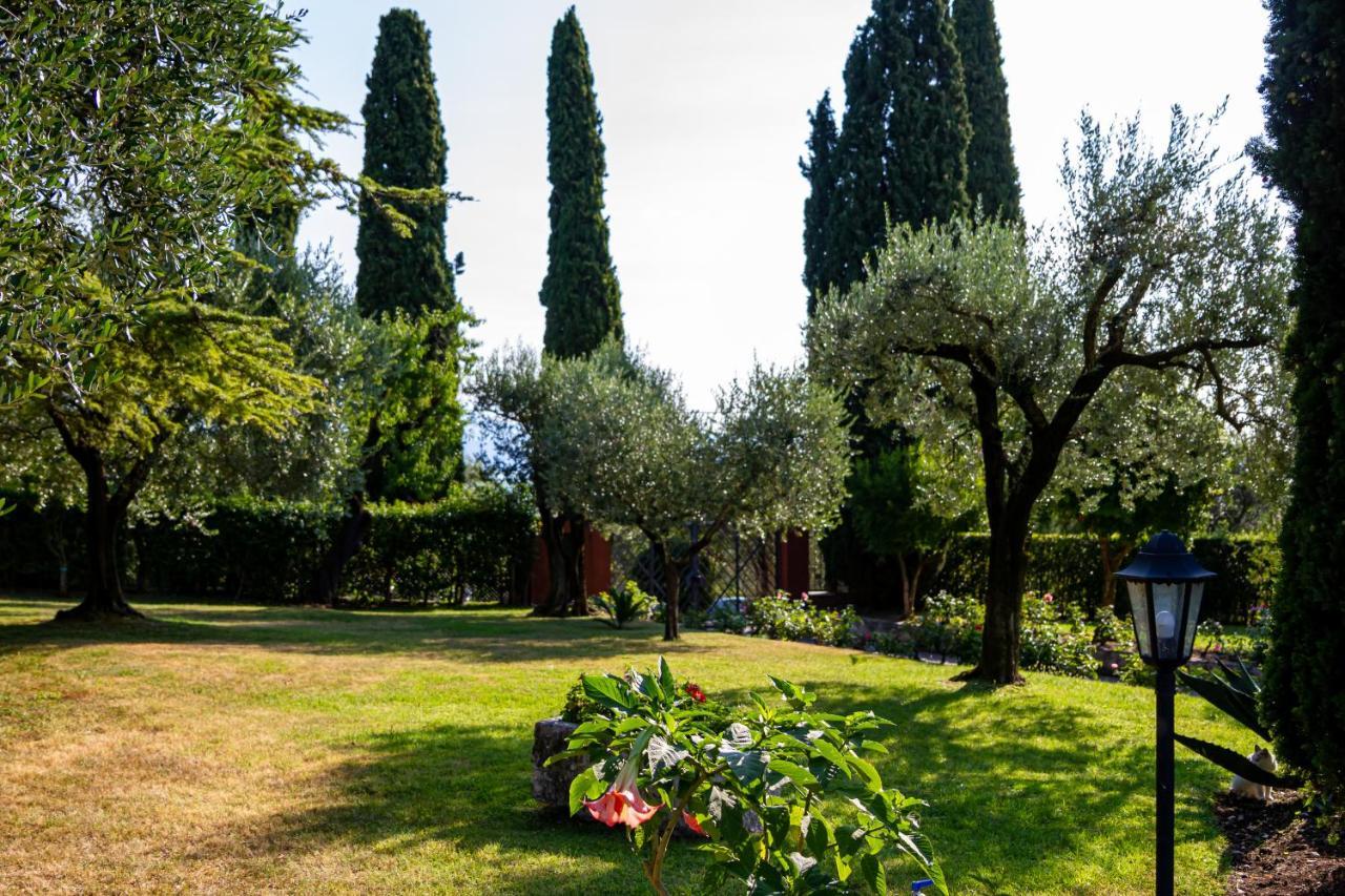 Suite Deluxe a Villa Paradiso Sirmione Exterior foto